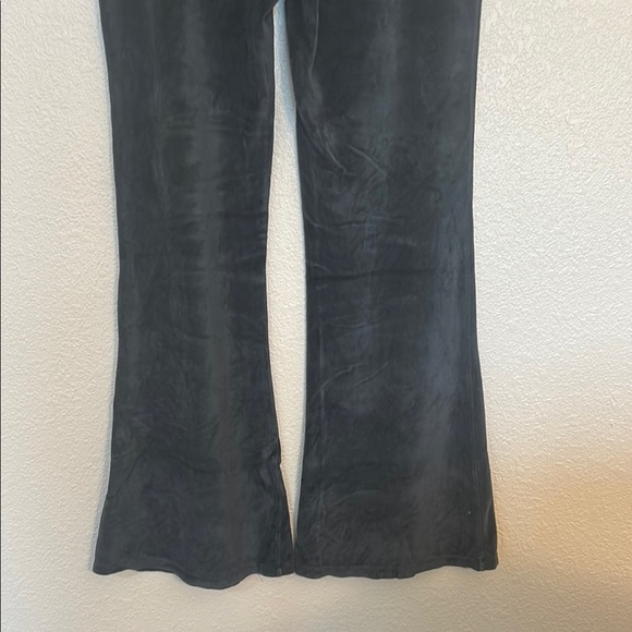 Black Velour Low Rise Flare Pants with Logo from Victoria’s Secret - Picture 7 of 11